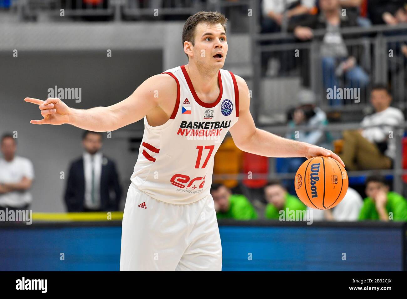 Jaromatir Bohacik (Nymburk) in azione durante la partita iniziale della Basketball Champions League Nymburk vs Bandirma (Turchia) a Praga, Repubblica Ceca, 3 marzo 2020. (Foto Ctk/Vit Simanek) Foto Stock