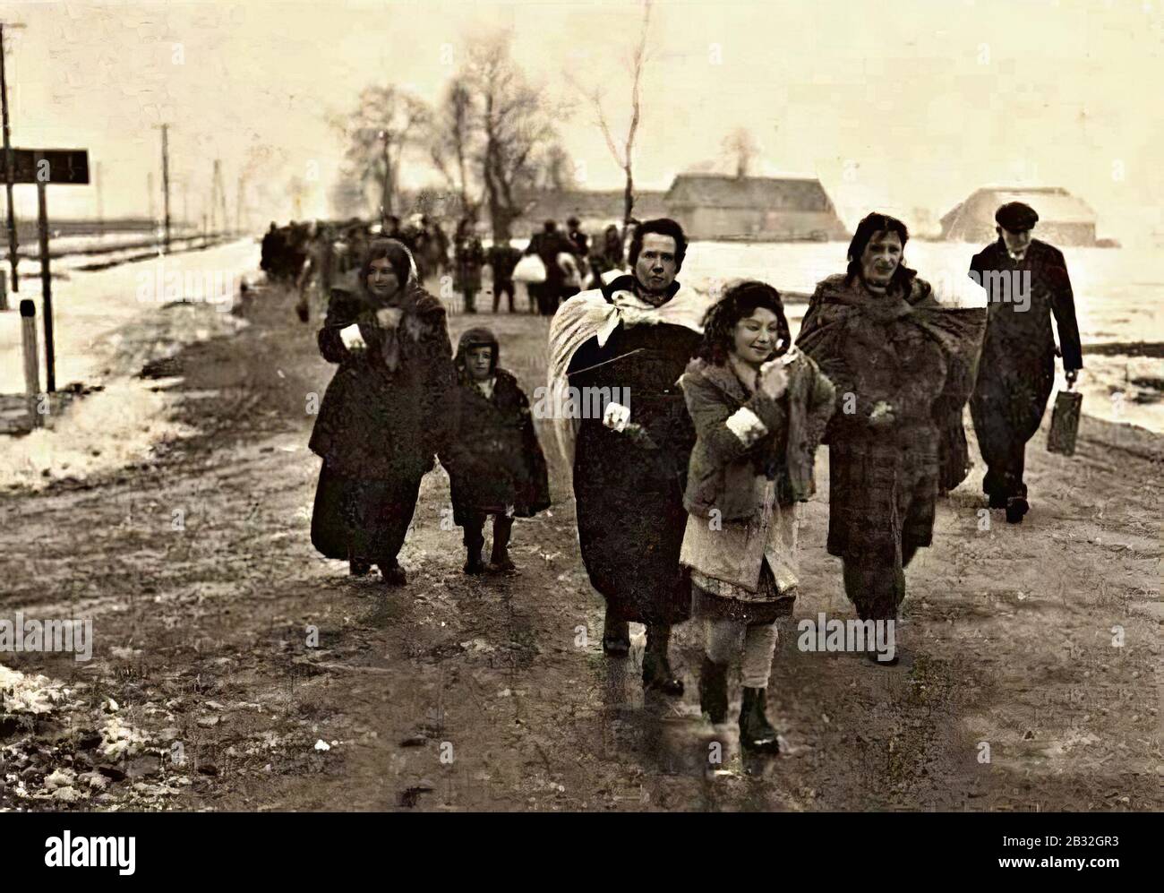 Deportazione di ebrei da Mielec nel marzo 1942. Marcia dal mercato Mielec ad hangars vicino Chorzelow /Polonia/ Foto Stock
