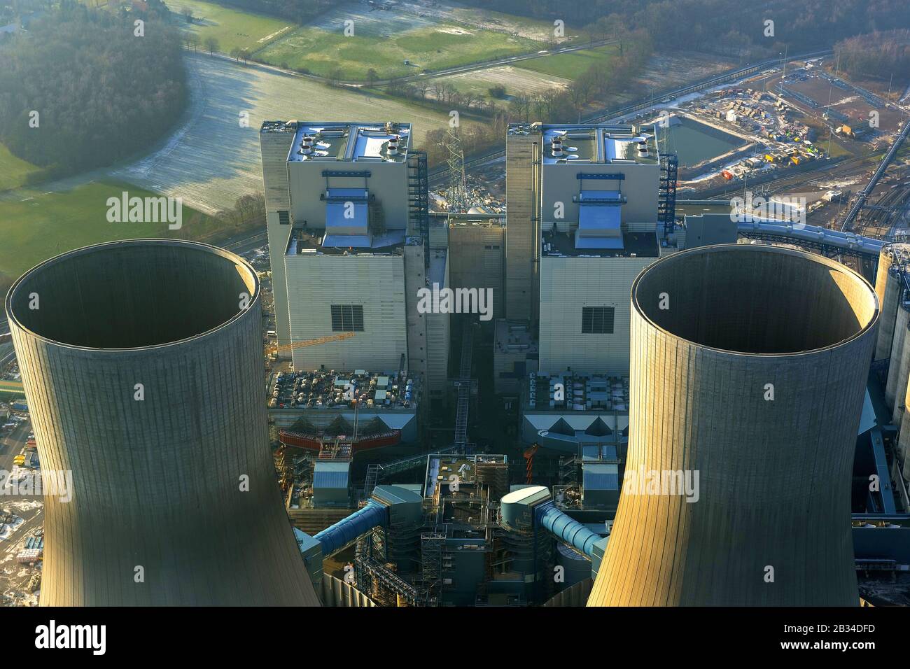 Cantiere presso la centrale di carbone di Hamm-Uentrop con l'ex centrale nucleare THTR-300, 12.01.2013, vista aerea, Germania, Nord Reno-Westfalia, Ruhr Area, Hamm Foto Stock