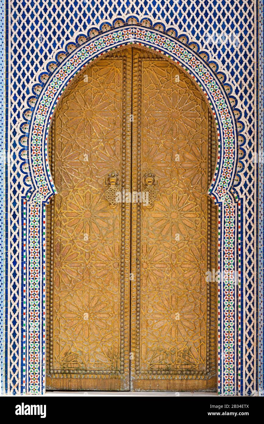 Le porte principali del Palazzo reale, Fes, Marocco Foto Stock