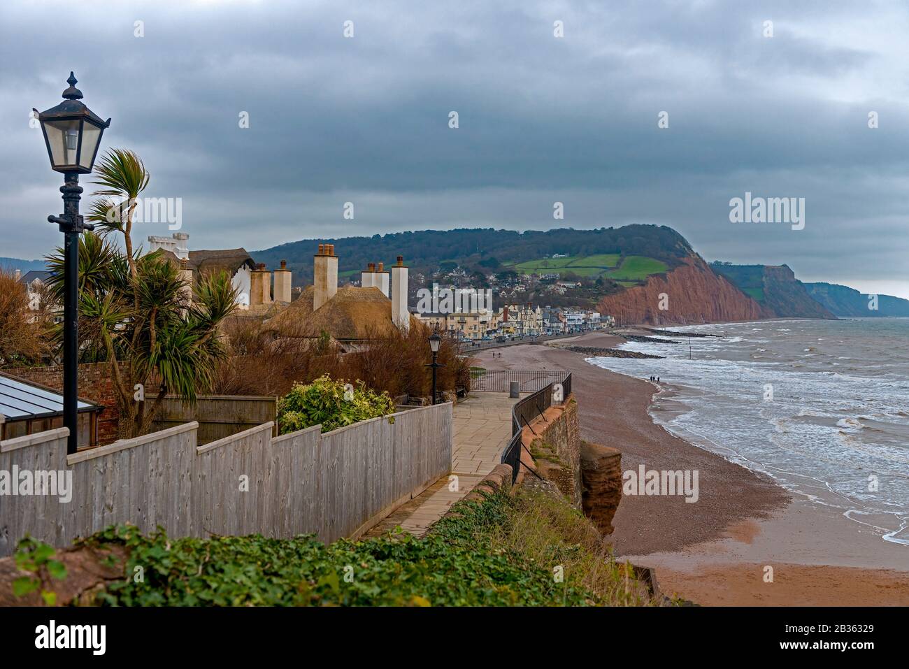 Lungomare, spiaggia e costa di Sidmouth, una piccola popolare cittadina costiera sud nel Devon, Inghilterra sud-occidentale Foto Stock
