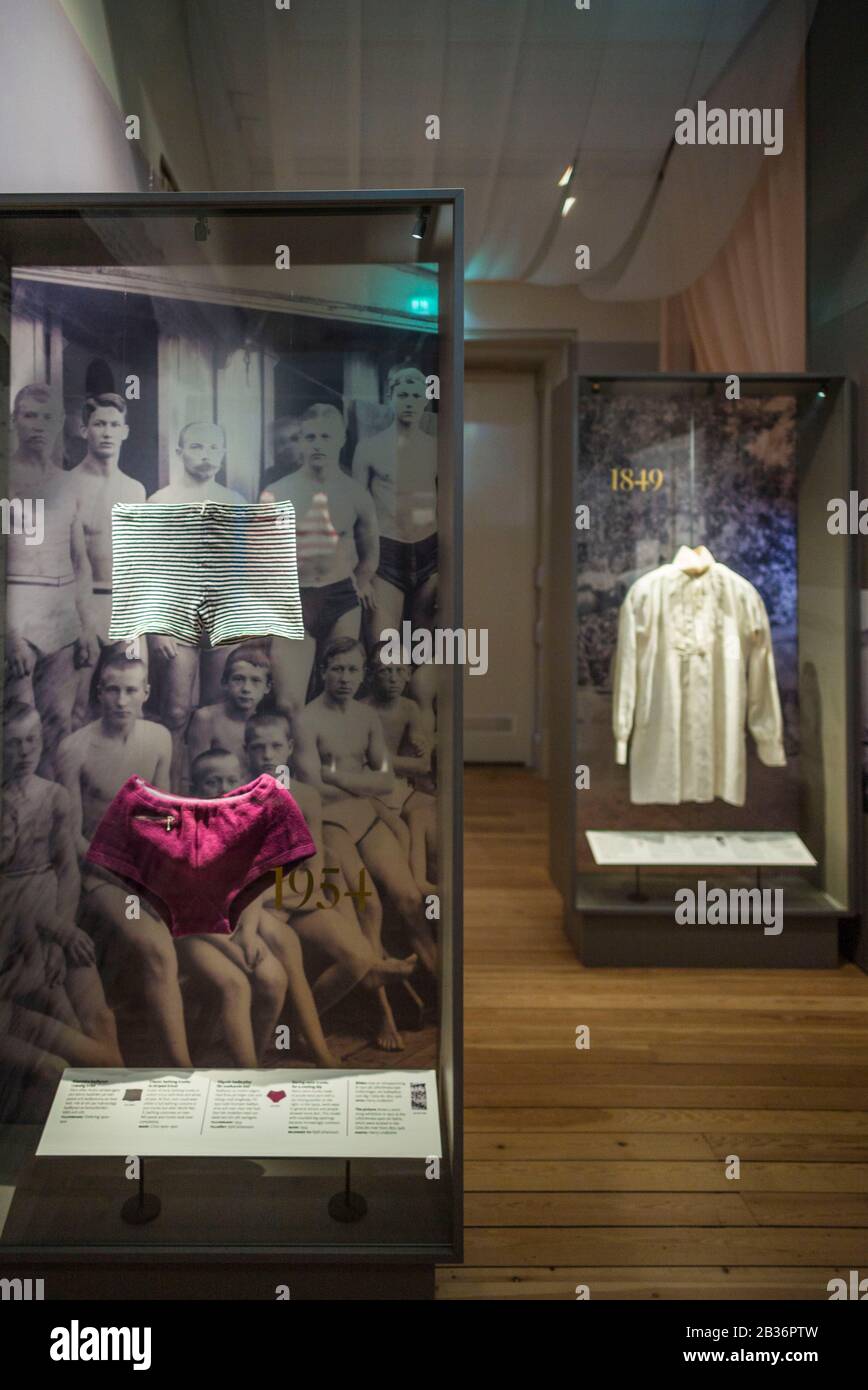 Svezia, Vastragotland e Bohuslan, Gothenburg, Stadsmuseum, museo della città, costume da bagno dell'uomo del 20th secolo Foto Stock