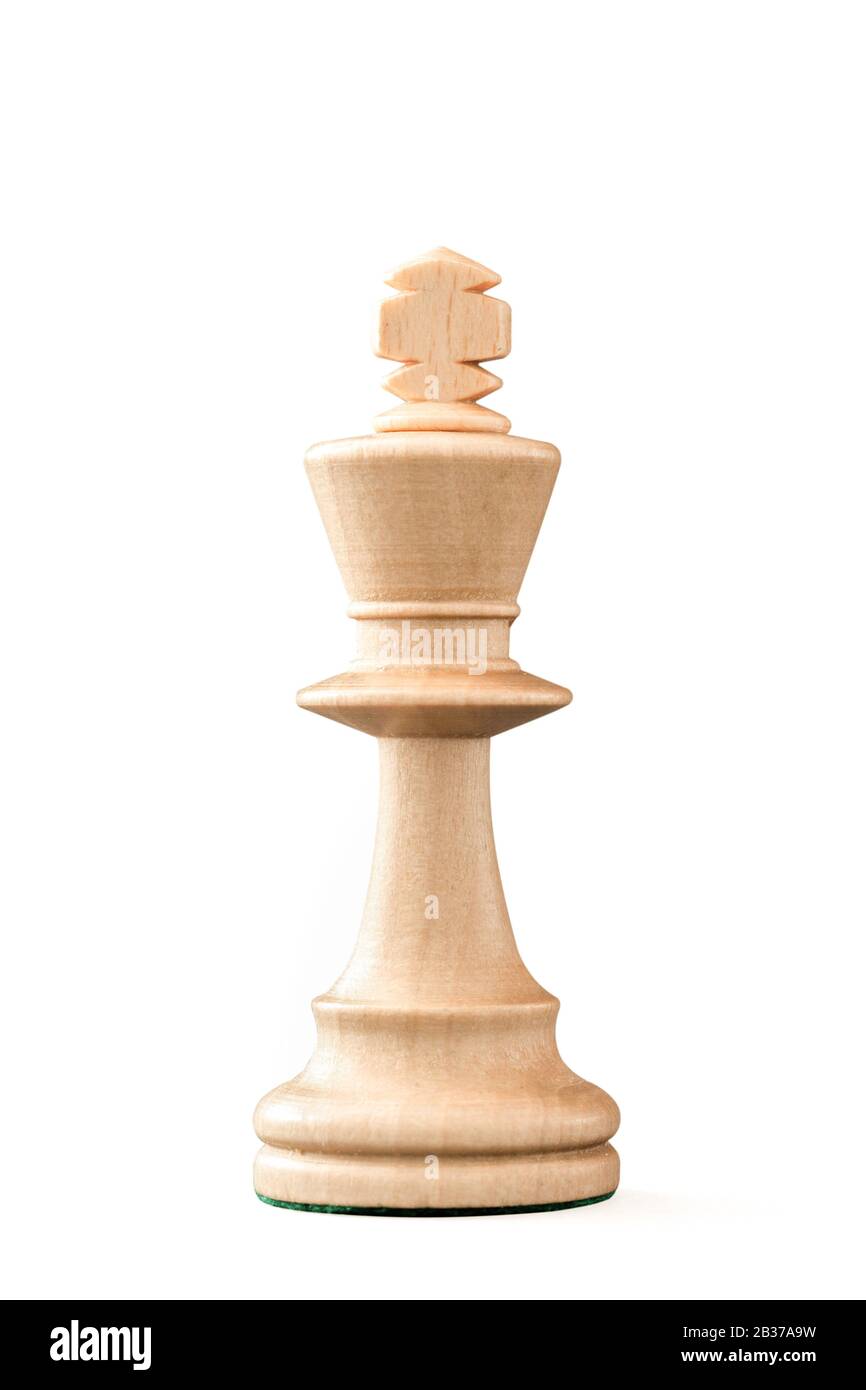 Pezzo singolo di scacchi bianco king in legno su sfondo bianco. Immagine con percorso di lavoro. Foto Stock