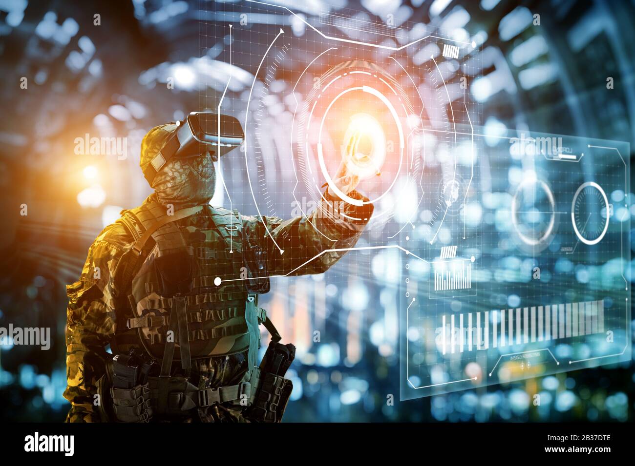 Soldato in occhiali di realtà virtuale. Il concetto del futuro. Foto Stock