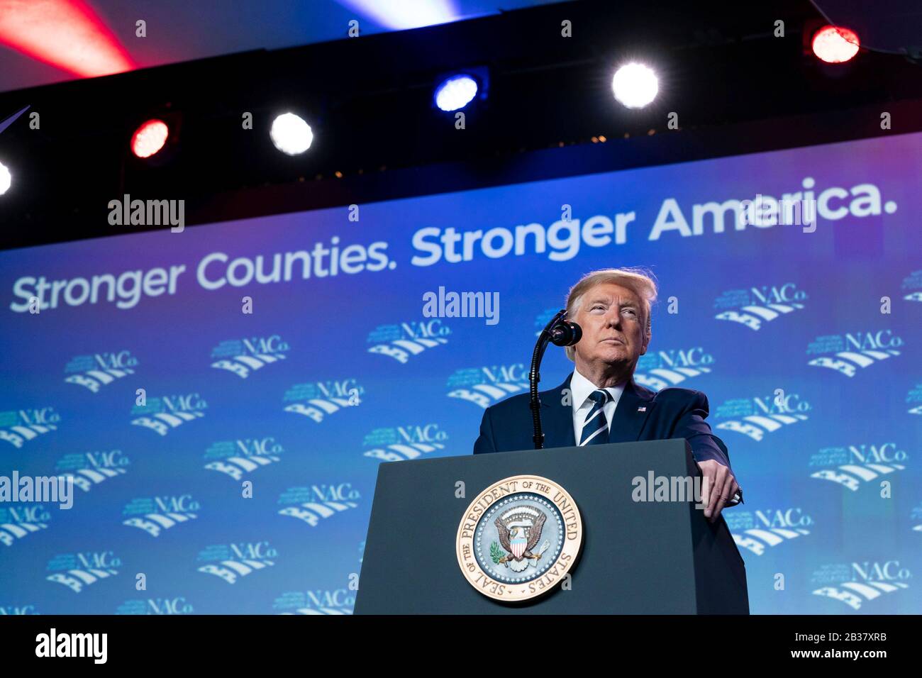 Washington, Stati Uniti D'America. 3 Marzo 2020. Il presidente degli Stati Uniti Donald Trump ha espresso le sue osservazioni alla Conferenza legislativa dell'Associazione Nazionale delle contee, tenutasi a Washington Hilton il 3 marzo 2020 a Washington, DC. Credito: Joyce Bognhosian/Casa Bianca Foto/Alamy Live News Foto Stock