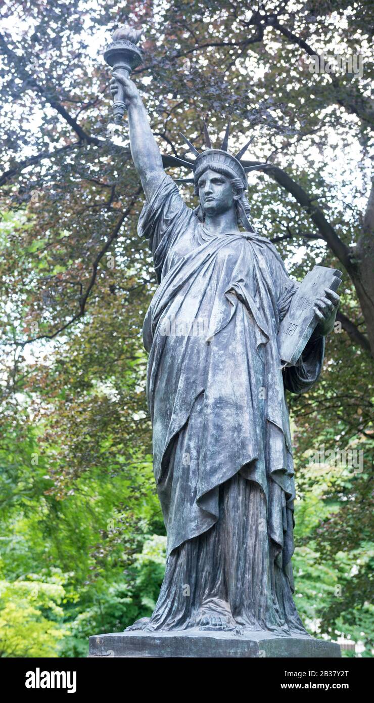 Modello della Statua della libertà nei Giardini di Lussemburgo, Parigi, Francia Foto Stock