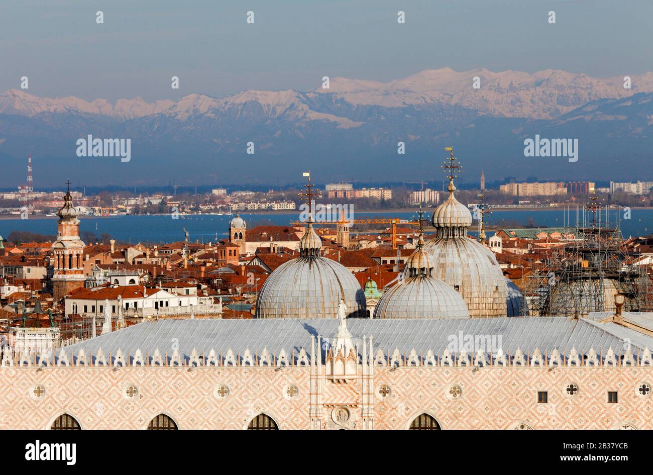 Vista dal Bacino alle Alpi; Venezia, Veneto; Italia Foto Stock