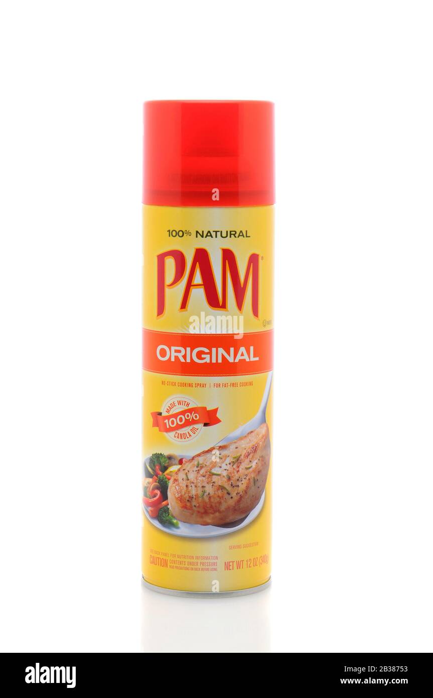 Irvine, CA - 11 gennaio 2013: Una lattina da 12 once di Pam No-Stick Cooking Spray. PAM, creata nel 1961, è un prodotto di ConAgra Foods, ed è leader in NO Foto Stock