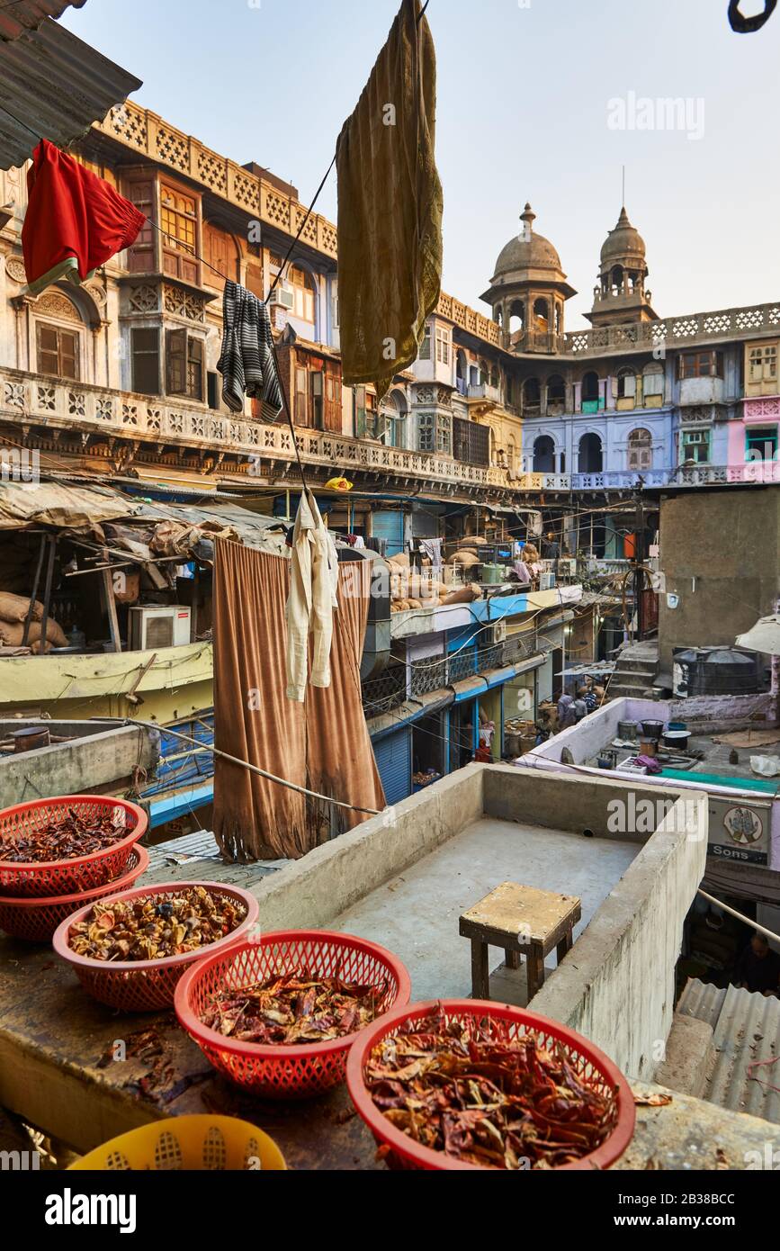 Cortile interno di un vecchio mercato delle spezie Dehli, Delhi, India Foto Stock