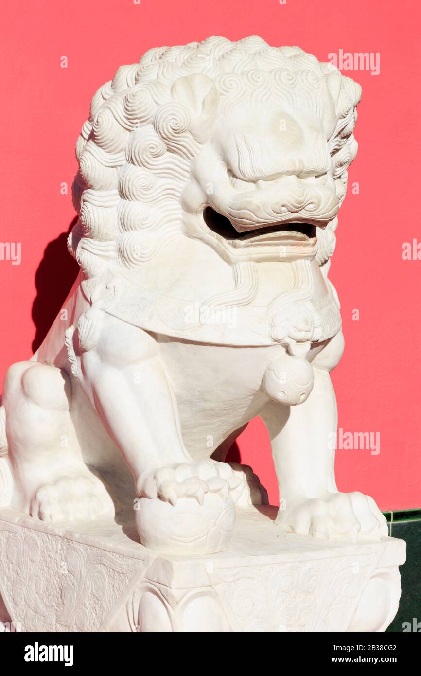 Statua Del Leone, Central Plaza, Chinatown, Los Angeles, California, Usa Foto Stock