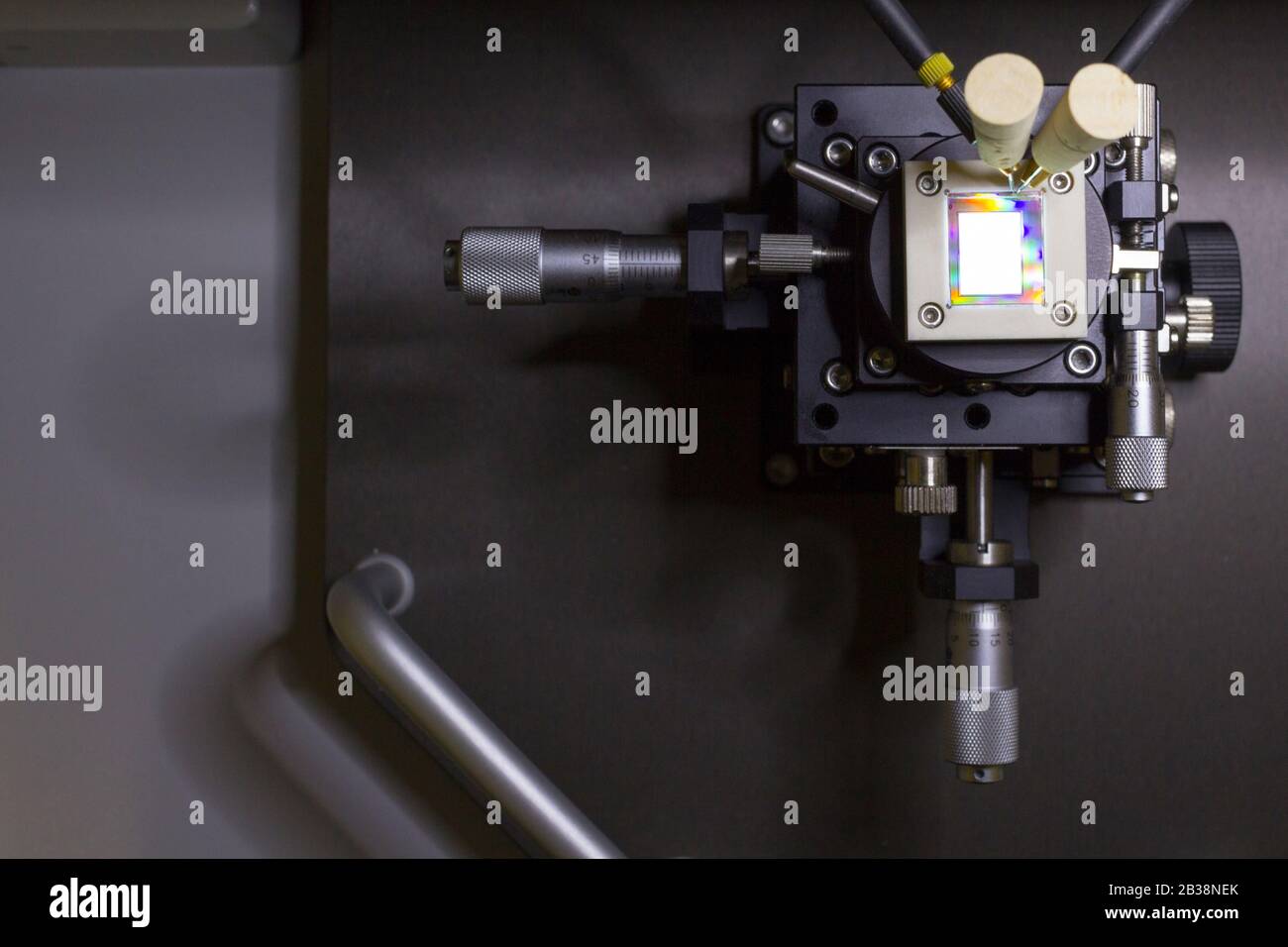 Controllo accensione piccolo display oled sulla stazione della sonda.tecnologia Microelecronics.Display. Foto Stock