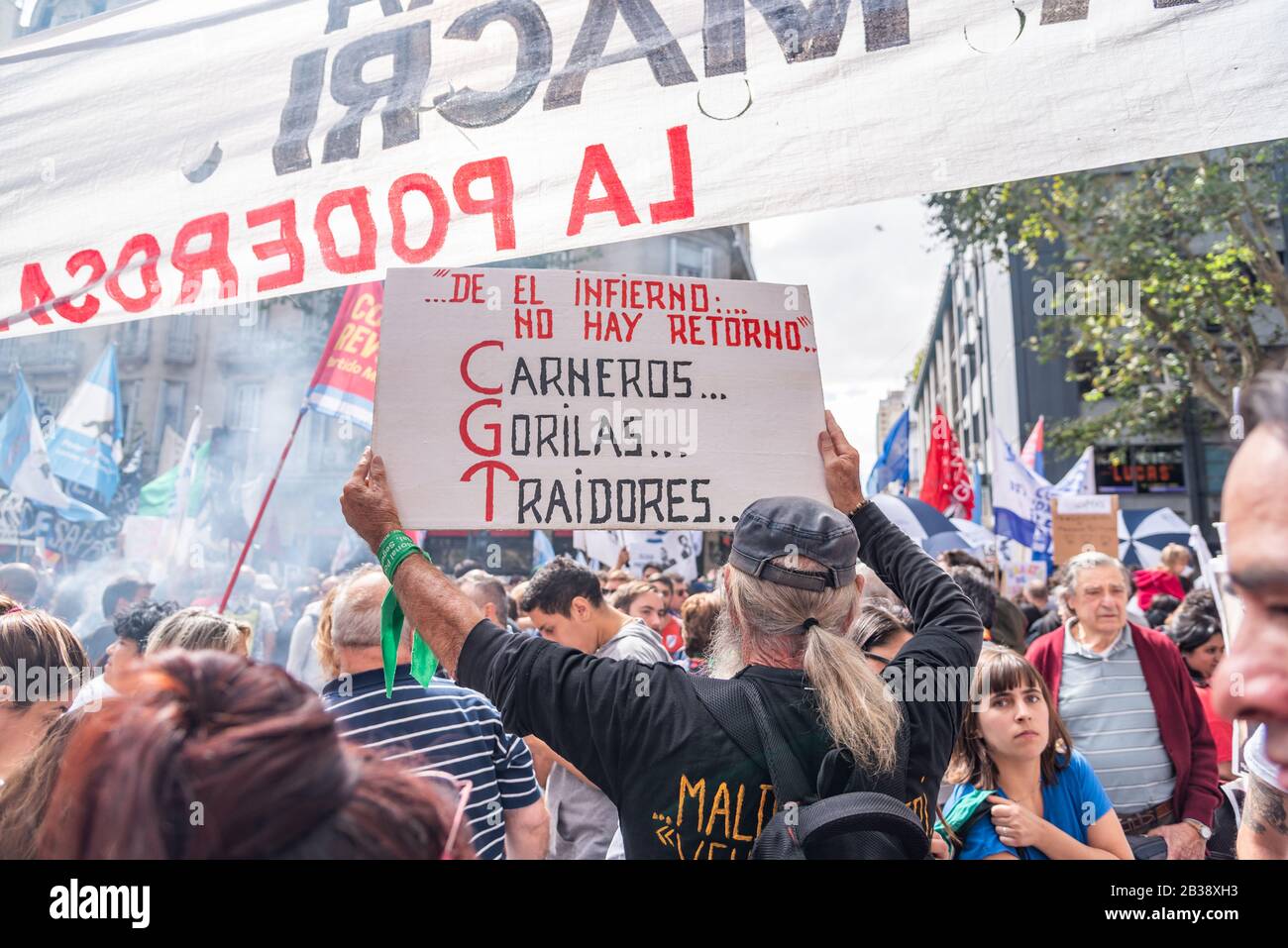 Buenos Aires, Argentina; 24 marzo 2019: 'Dall'inferno non c'è ritorno. Montoni, Gorillas e Traitors' alla manifestazione Popolare per 43 anni del Foto Stock