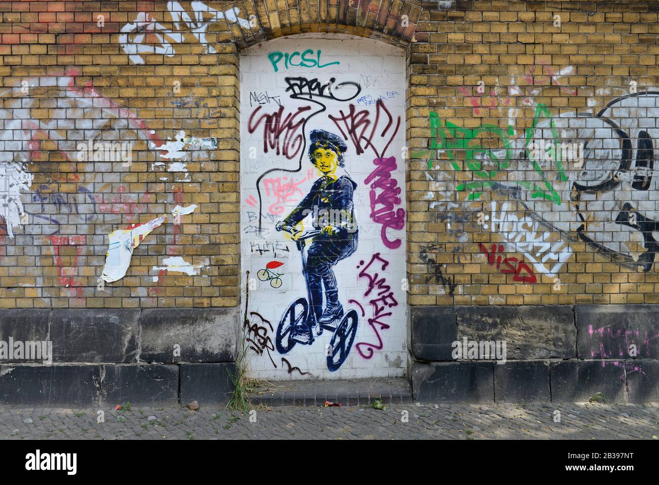 Graffiti, Yorckstrasse, Kreuzberg di Berlino, Deutschland Foto Stock