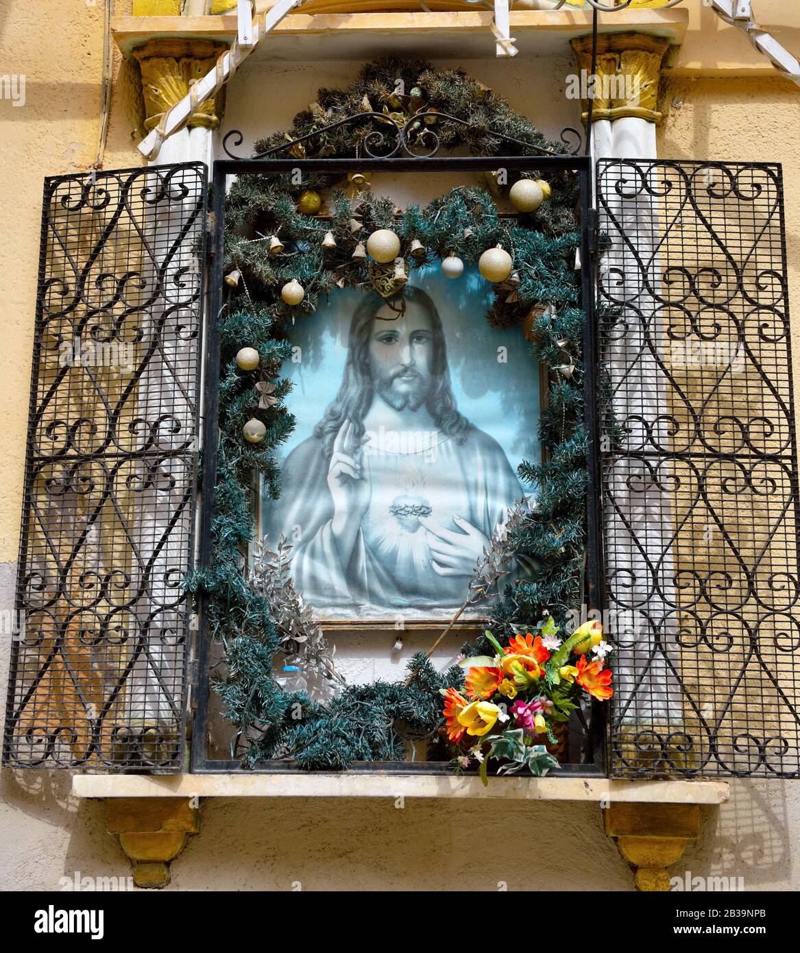 Edicola votiva in un vicolo del centro storico del villaggio Mazara del Vallo Sicilia Foto Stock
