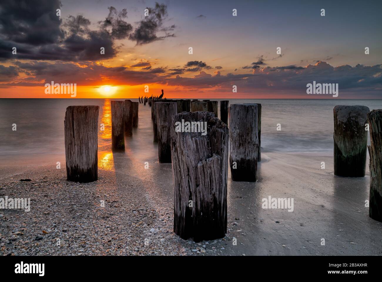Tramonto al molo della Vecchia Napoli, a Napoli, Florida Foto Stock