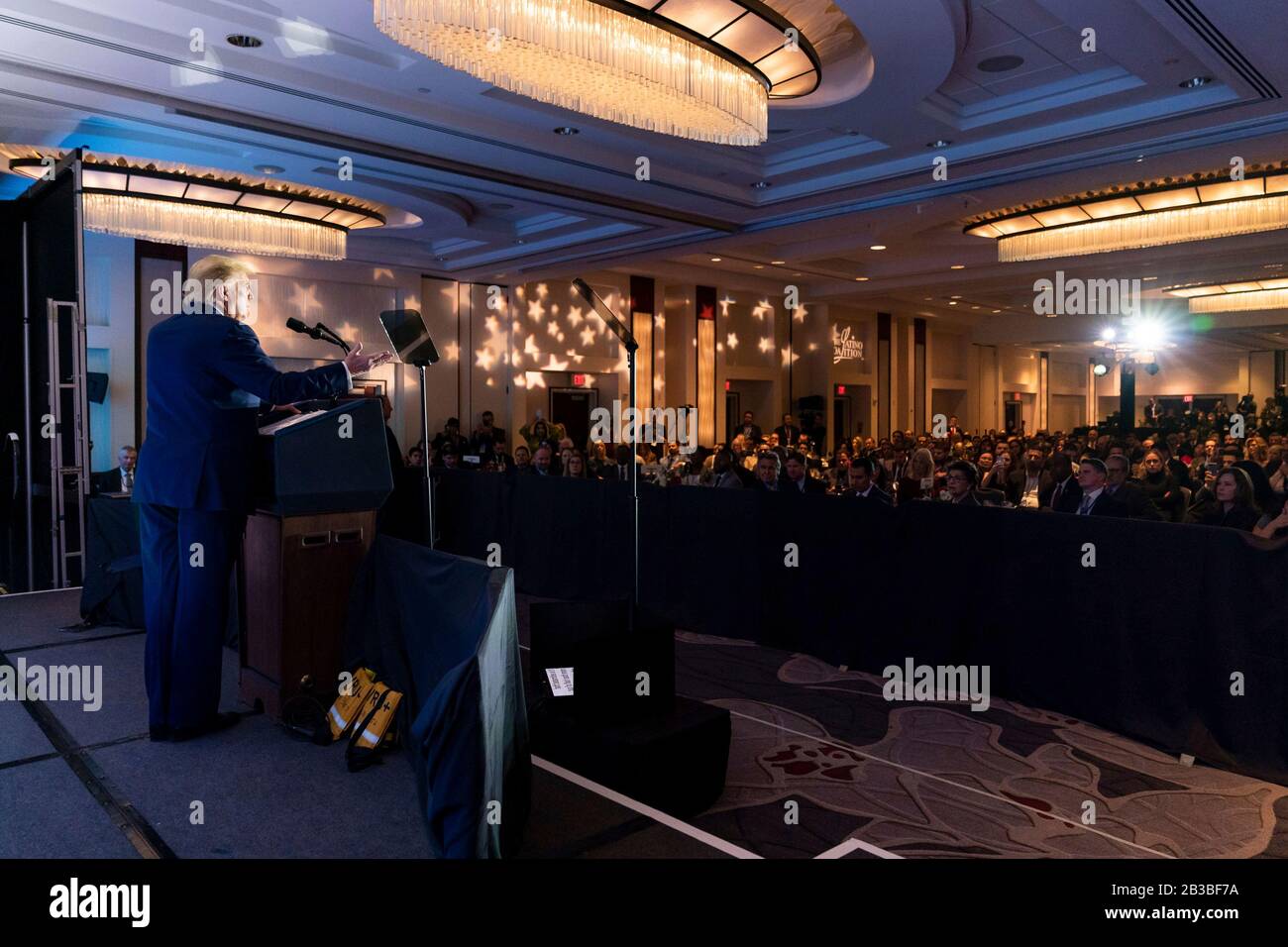 Washington, Stati Uniti D'America. 04th Mar, 2020. Washington, Stati Uniti D'America. 04 Marzo 2020. Il presidente degli Stati Uniti Donald Trump si rivolge al vertice legislativo della coalizione latina al JW Marriott del 4 marzo 2020 a Washington, DC. Credito: Tia Dufour/White House Foto/Alamy Live News Foto Stock