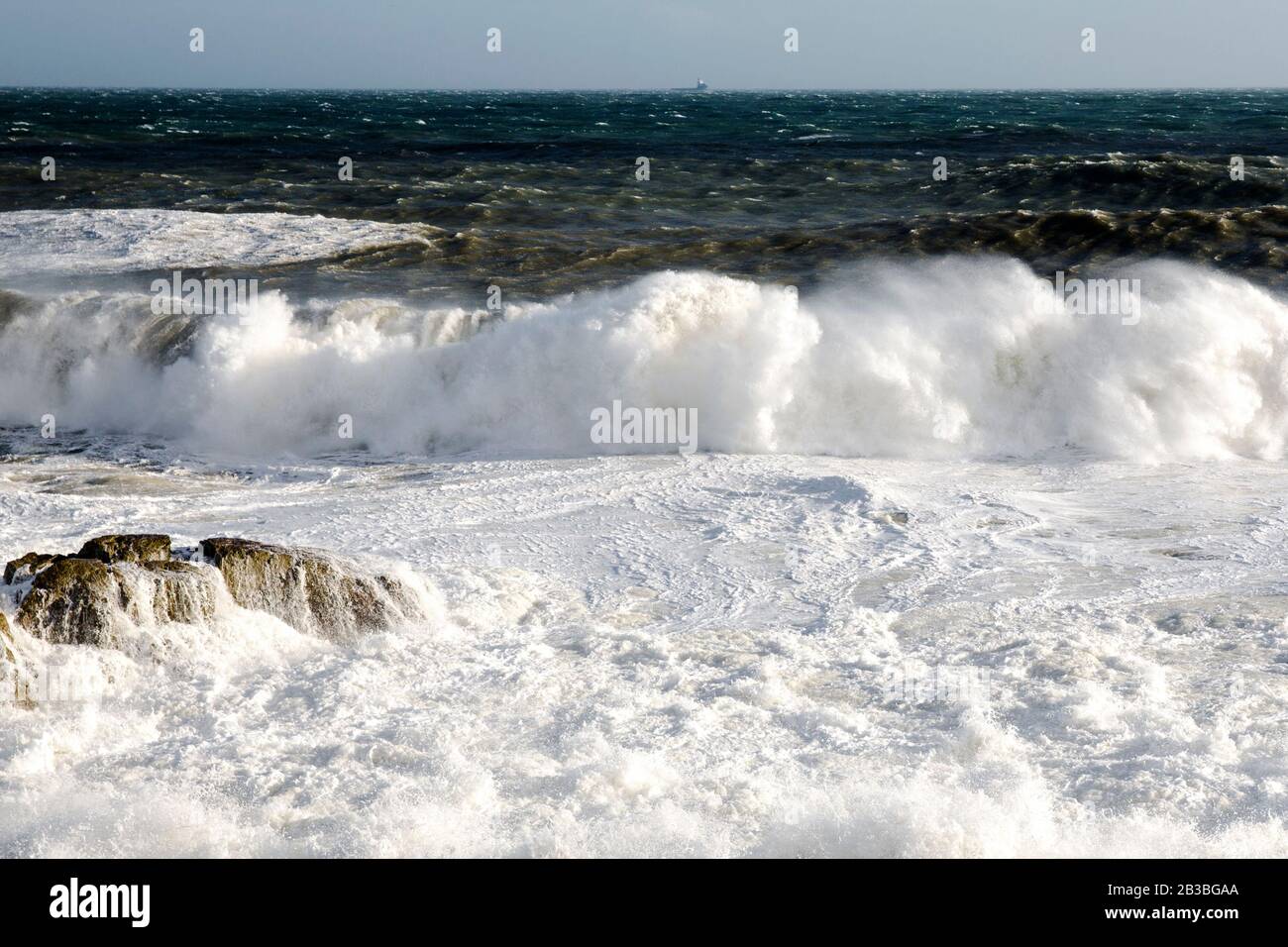 Foto Delle Onde Del Mare Di Storty A Grayhope Bay, Aberdeen Coast, Scozia Foto Stock