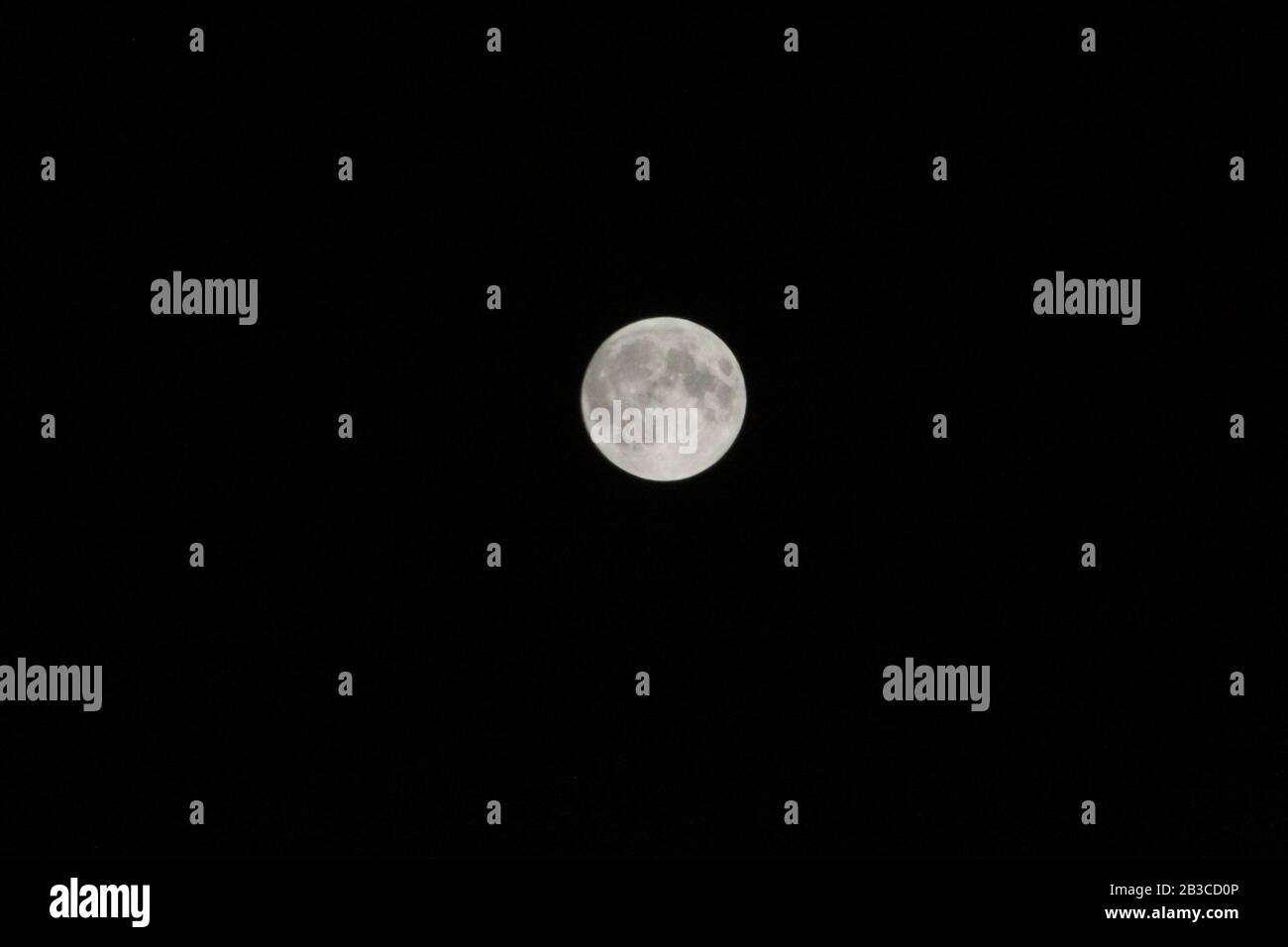 luna piena prima dell'eclissi Foto Stock