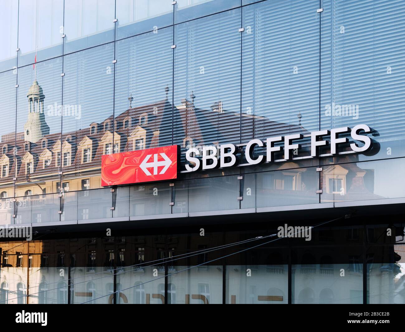 Firma delle Ferrovie federali svizzere alla stazione ferroviaria di Berna, Svizzera Foto Stock