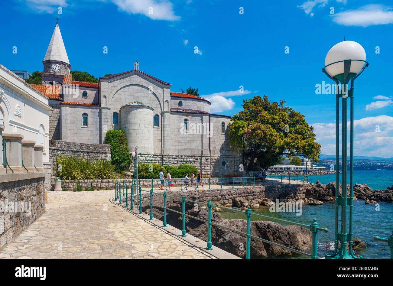 Chiesa Di San Giacomo, Lungomare, Opatija, Istria, Golfo Del Quarnero, Mare Adriatico Croato, Croazia Foto Stock