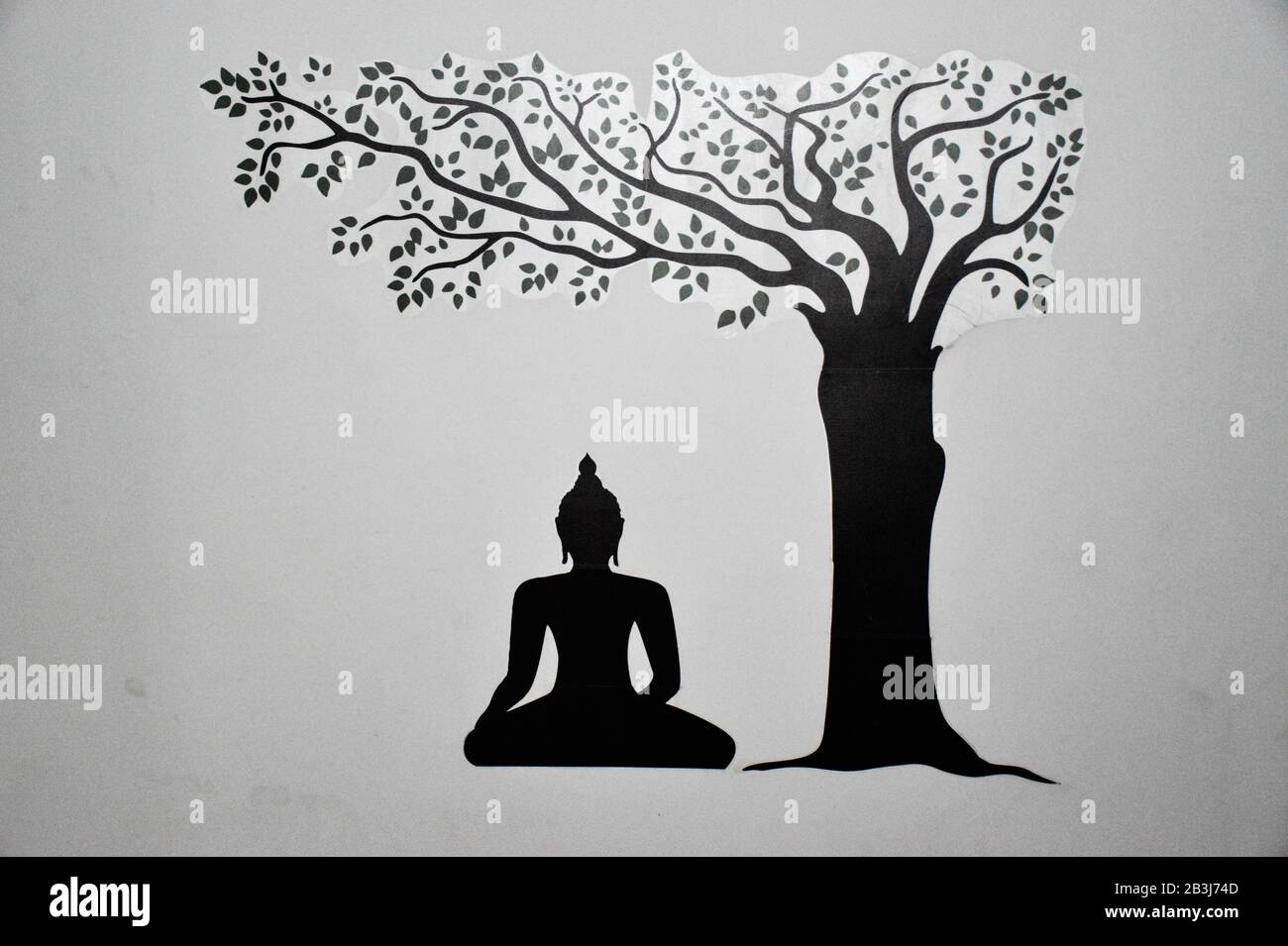 Ahmedabad, Gujarat/India - 24 febbraio 2020 : Buddha Signore meditando sotto l'albero Foto Stock