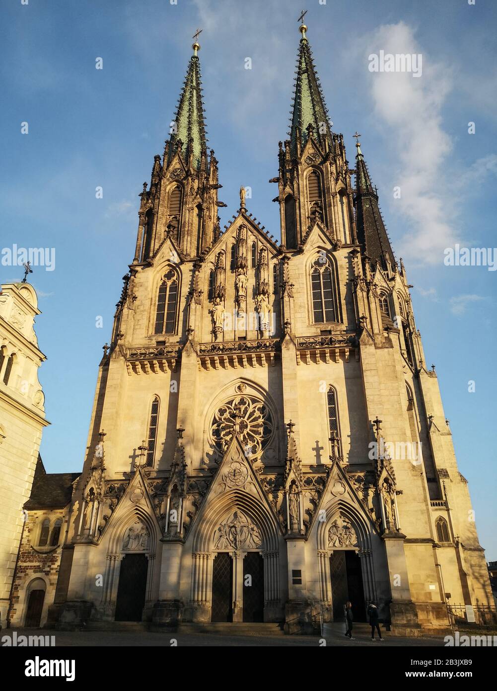 Facciata della famosa chiesa di olomouc in repubblica ceca, wenceslas, architettura gotica Foto Stock