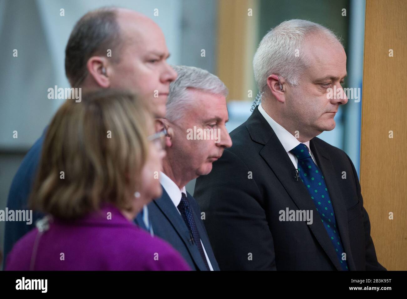 Edimburgo, Regno Unito. 4 Marzo 2020. Nella foto: Annabelle Ewing MSP del Partito Nazionale Scozzese (SNP); Gordon Lindhurst MSP - Ministro ombra per le imprese, le infrastrutture e i trasporti, Partito conservatore Scozzese e Unionista; James Kelly MSP - Segretario del Gabinetto ombra per la Giustizia, membro per Glasgow, Partito laburista Scozzese; Mark Ruskell Msp - Portavoce Di Clima, Energia, Ambiente, Cibo E Agricoltura. I membri dei vari partiti politici intervistati dal vivo su BBC TV. Scene all'interno della camera di discussione del Parlamento scozzese. Foto Stock