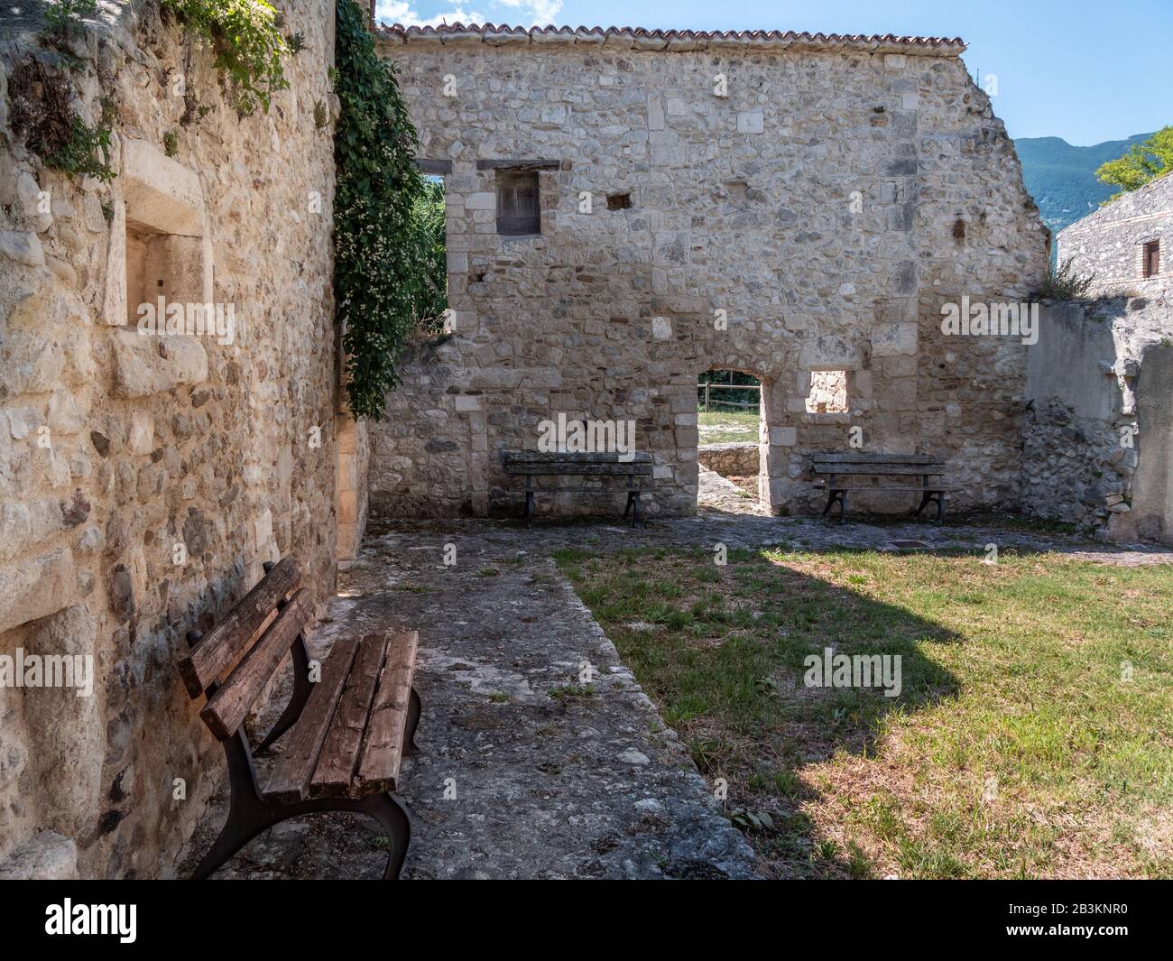 Italia, Abruzzo, Caramanico Terme, Chiesa Di San Tommaso Becket, Chiesa Di San Tommaso Di Paterno Foto Stock