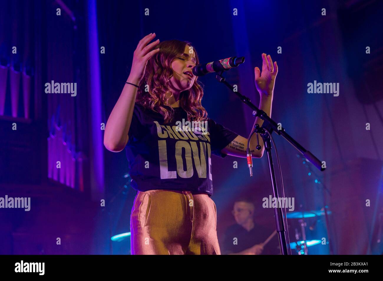 Glasgow, Scozia 4 marzo 2020. Gabrielle Aplin si esibisce a St Luke's il primo appuntamento del suo ultimo tour nel Regno Unito Foto Stock