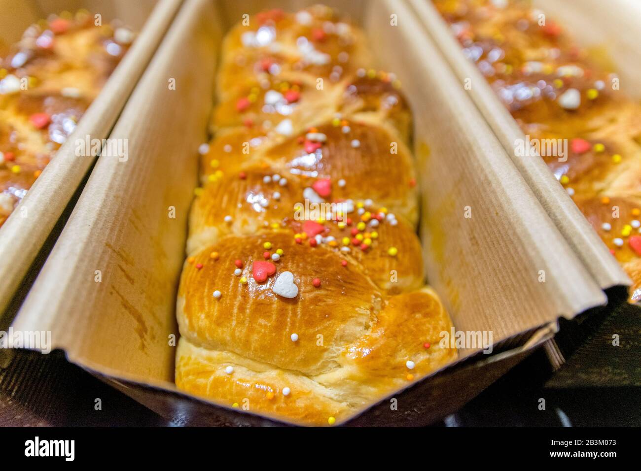 Cozonac tradizionale anche conosciuto come Kozunak, Pasqua, Tsooureki, Choreg. È un tipo di Stollen o pane dolce lievitato preparato per Pasqua e per ogni Foto Stock