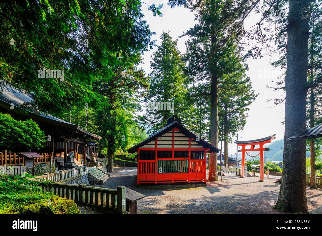 Santuario di Tsumago, Nakasendo città vecchia posta di Tsumago, prefettura di Nagano, Honshu, Giappone, Asia Foto Stock