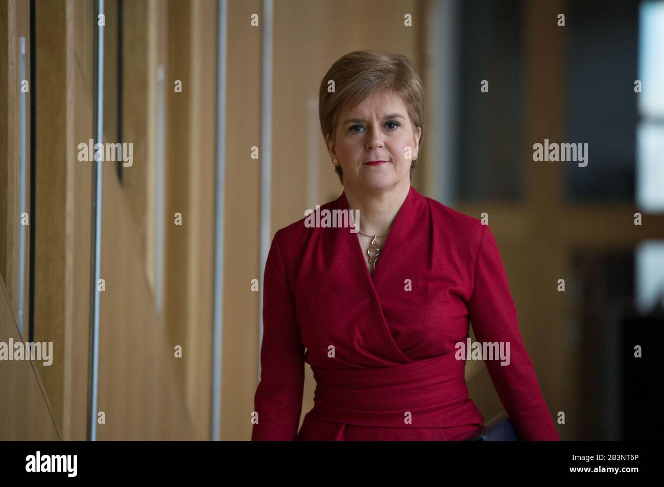 Edimburgo, Regno Unito. 5th Mar, 2020. Nella foto: Nicola Sturgeon MSP - Primo Ministro della Scozia e leader del Partito Nazionale Scozzese. Scene delle interrogazioni Dei Primi ministri al Parlamento scozzese di Holyrood, Edimburgo. Credito: Colin Fisher/Alamy Live News Foto Stock