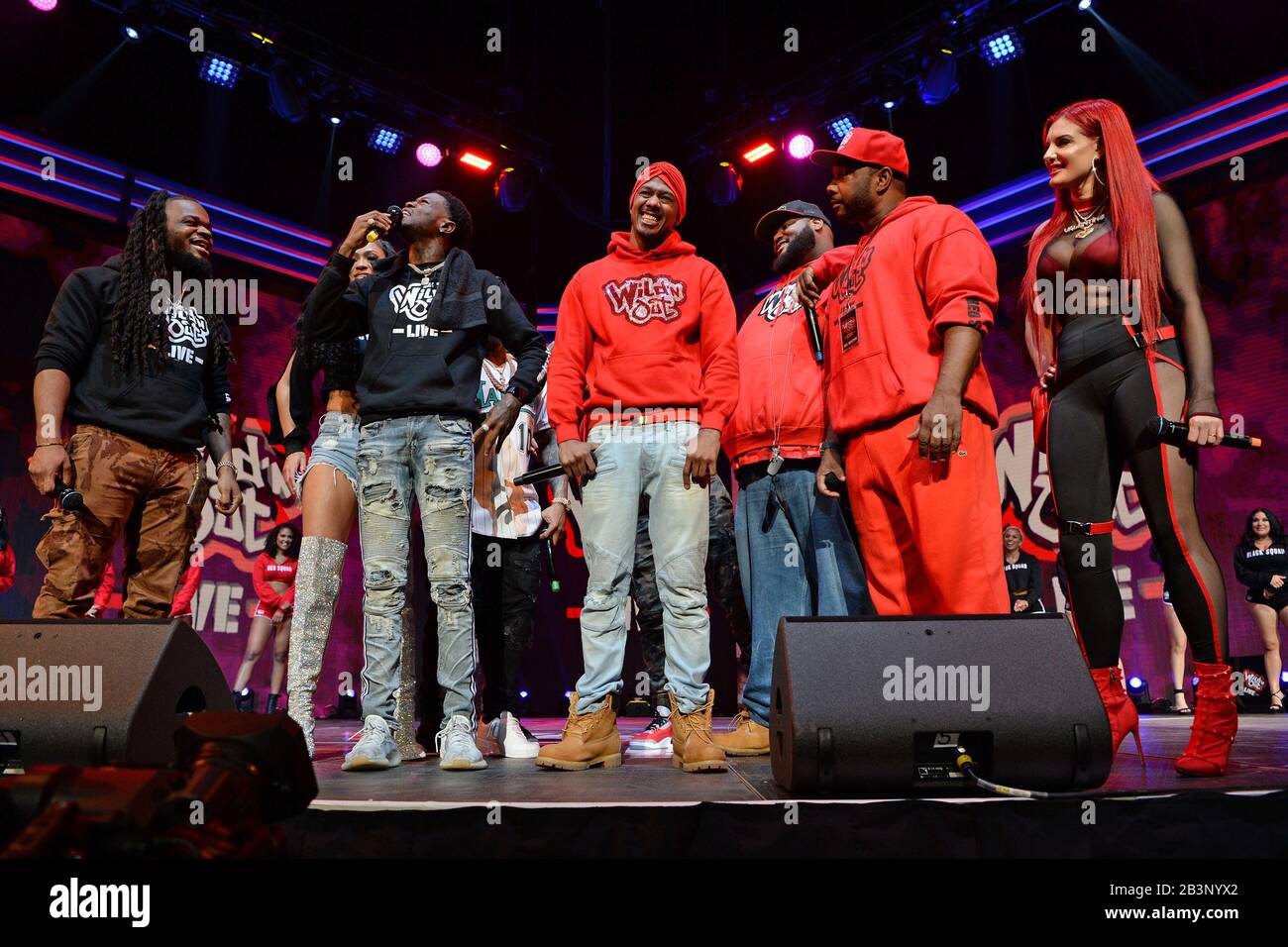 Sunrise FL, Stati Uniti. 04th Mar, 2020. Emmanuel Hudson, Yvng Swag, Lil JJ, Rip Micheals, Nick Cannon, Big Mack e Justina Valentine si esibiscono durante il Wild 'n Out Live al BB&T Center il 4 marzo 2020 a Sunrise, Florida. Credito: Mpi04/Media Punch/Alamy Live News Foto Stock