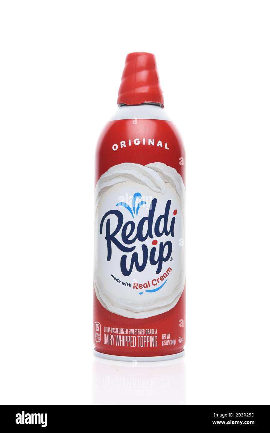 Irvine, CALIFORNIA - 14 AGOSTO 2019: Una bomboletta aerosol di dessert Reddi-Wip Real Cream. Foto Stock