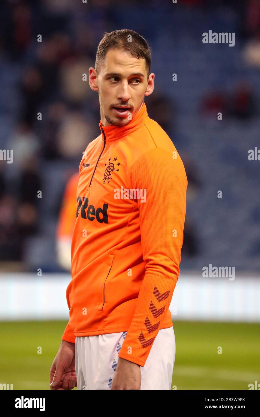 Nikola Katic, calciatore professionista del Rangers FC, in allenamento allo stadio di calcio Ibrox, Glasgow, Scozia, Regno Unito Foto Stock