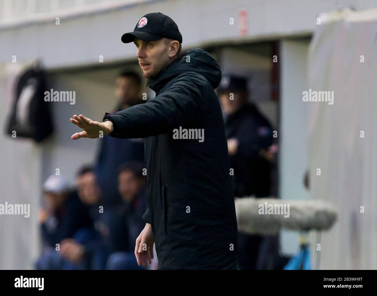 Belgrado, Serbia. 4th Mar, 2020. Capo allenatore Henrik Jensen del FC Midtjylland gesti. Credito: Nikola Krstic/Alamy Live News Foto Stock