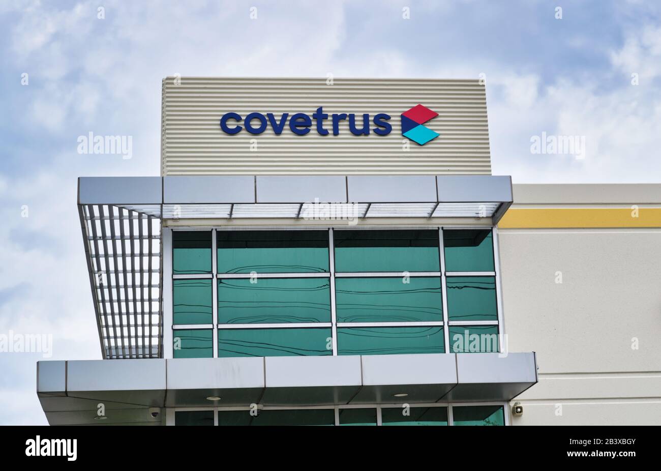 L'esterno dell'edificio Covetrus a Houston, Texas. Un'azienda che sviluppa prodotti e servizi per la salute degli animali per le industrie veterinarie in tutto il mondo. Foto Stock