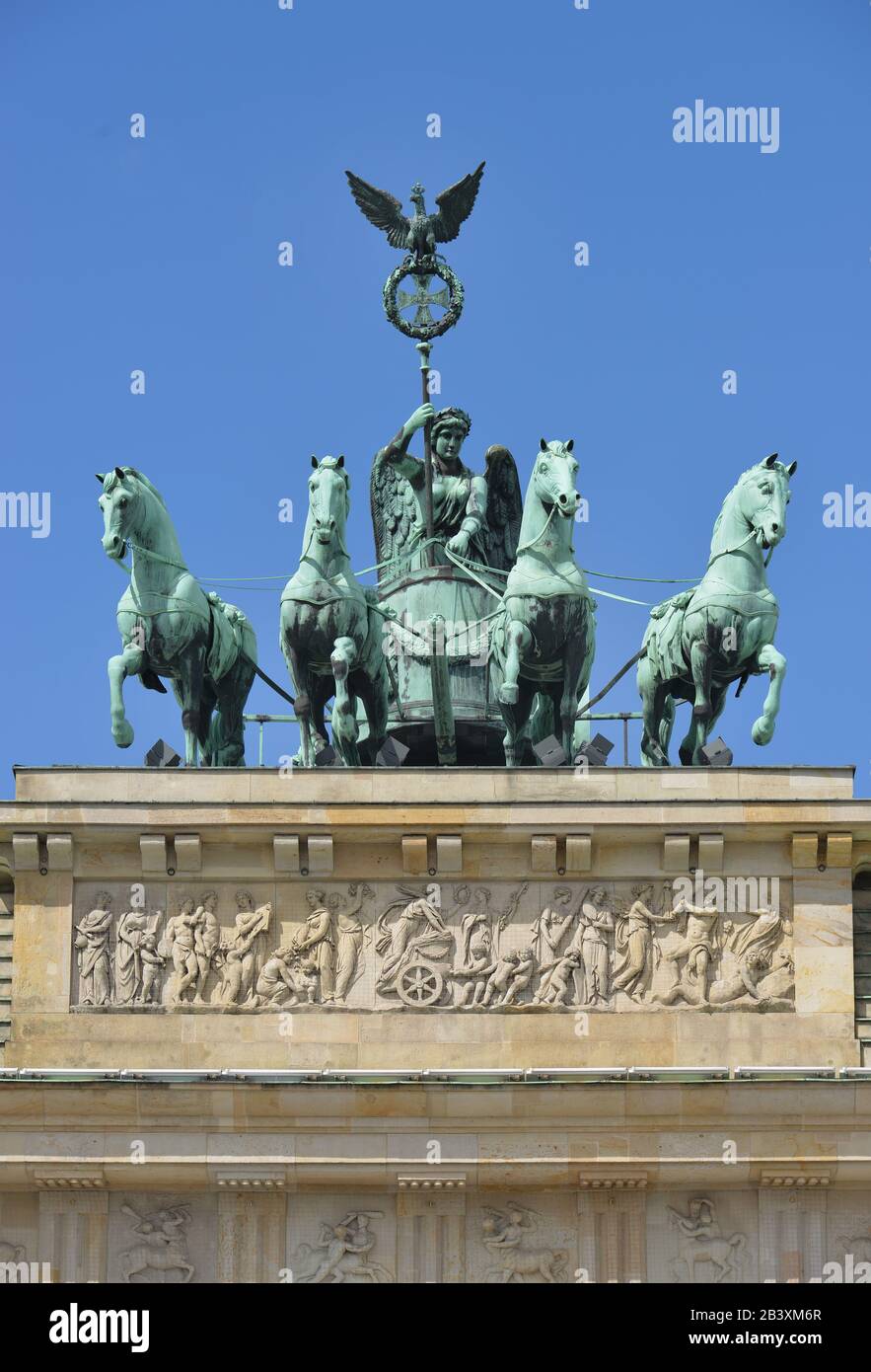 Quadriga, Brandenburger Tor, Pariser Platz, nel quartiere Mitte di Berlino, Deutschland Foto Stock