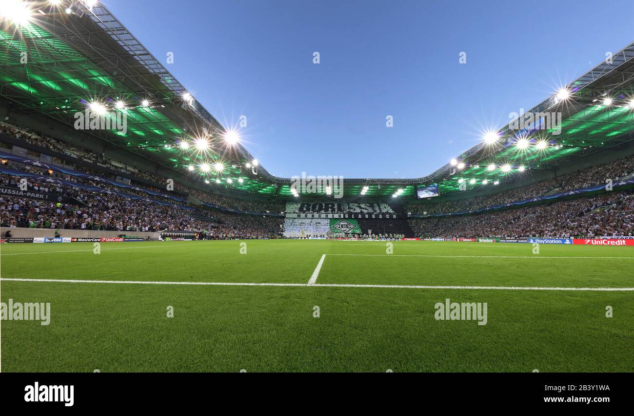 Monchengladbach, Germania. 24th Ago 2016. Primo: 24/08/2016 Calcio, Stagione 2016/2017 Champions League Qualification Vfl Borussia Monchengladbach - Young Boys Bern Borussia Park Stadium Panoramica Background Coreografia O Coreografia Cheoreo | Usage Worldwide Credit: Dpa/Alamy Live News Foto Stock