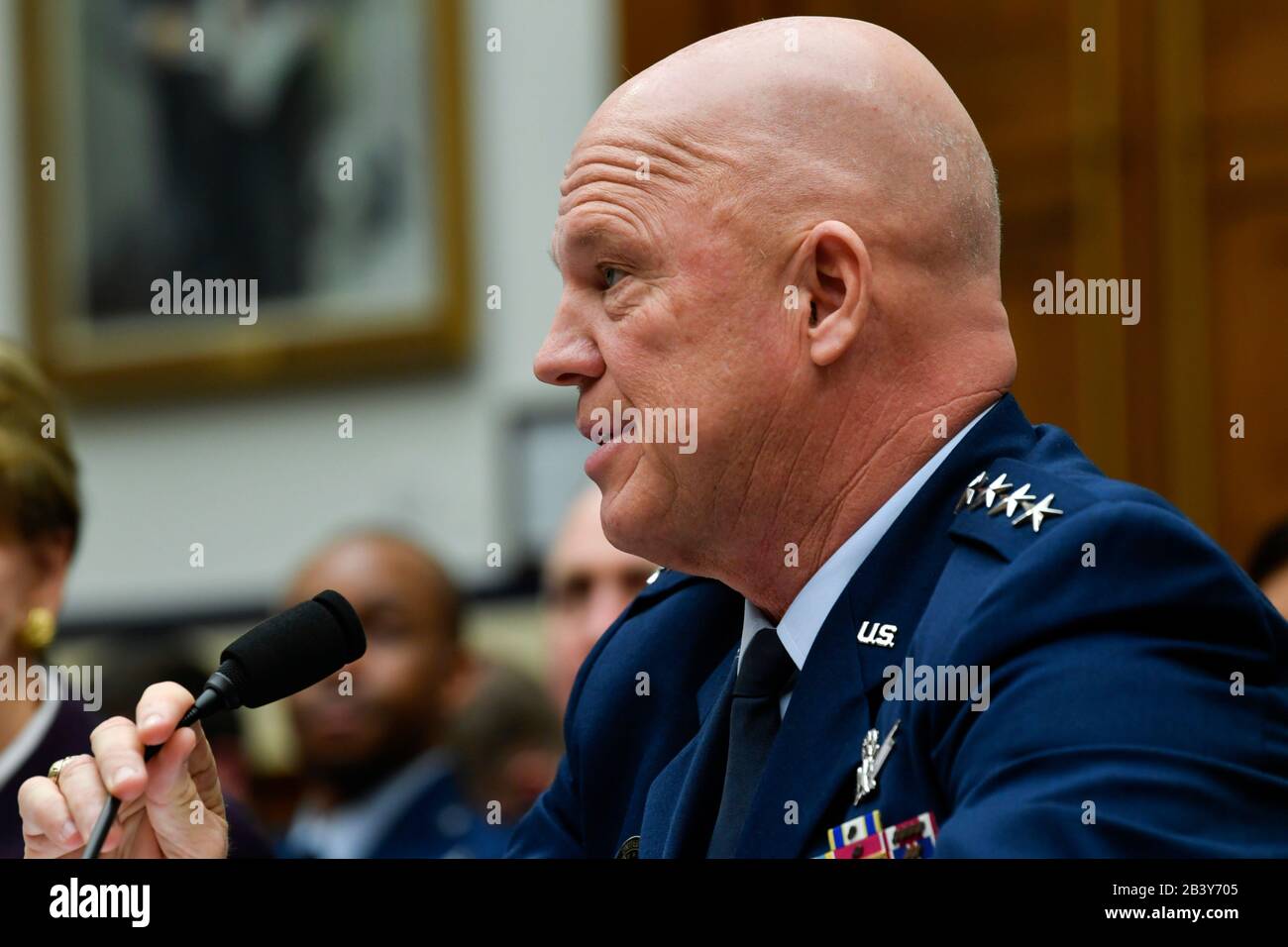 John W. Raymond testimonia prima del Comitato per i servizi armati della Camera 4 marzo 2020 a Washington, DC. Foto Stock