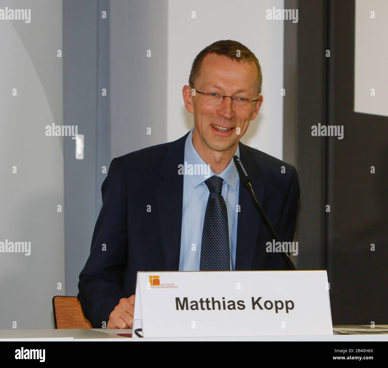 Magonza, Germania. 05th Mar, 2020. Matthias Kopp, portavoce della Conferenza Episcopale tedesca, parla alla conferenza stampa conclusiva. La sessione plenaria di primavera della Conferenza Episcopale tedesca si è conclusa dopo quattro giorni con una conferenza stampa conclusiva, dove i principali risultati sono stati presentati alla stampa. (Foto Di Michael Debets/Pacific Press) Credit: Pacific Press Agency/Alamy Live News Foto Stock