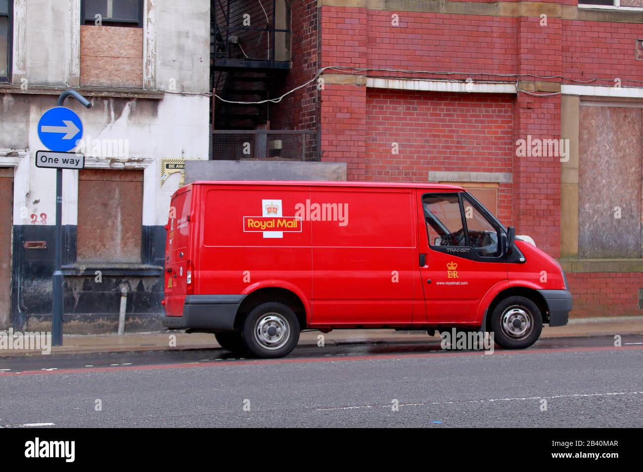 Un furgone Royal Mail parcheggiato Foto Stock