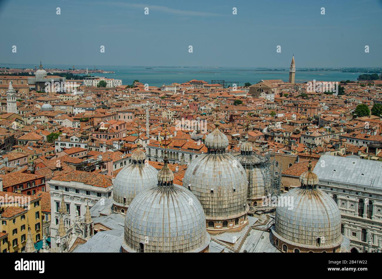Splendida vista sulla Basilica di San Marco da San Marco Companile a Venezia Foto Stock