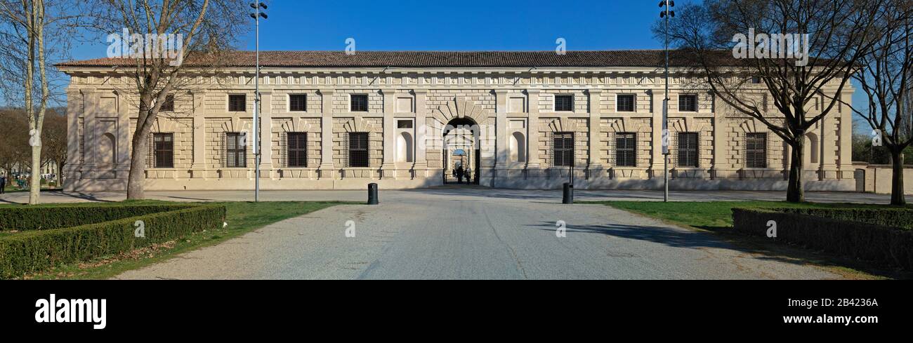 Ingresso principale a Palazzo te (16th secolo), Mantova, Italia. Questo palazzo fu costruito da Giulio Romano in stile manierista per Federico II Gonzaga. Foto Stock
