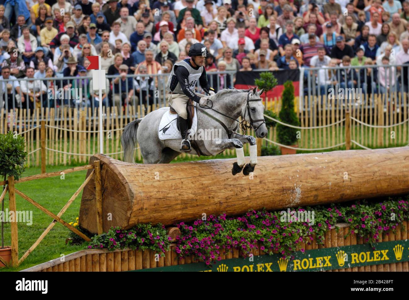Joe Meyer (NZL) riding Snip - Giochi equestri mondiali, Aachen, - Agosto 26, 2006, Eventing Cross Country Foto Stock