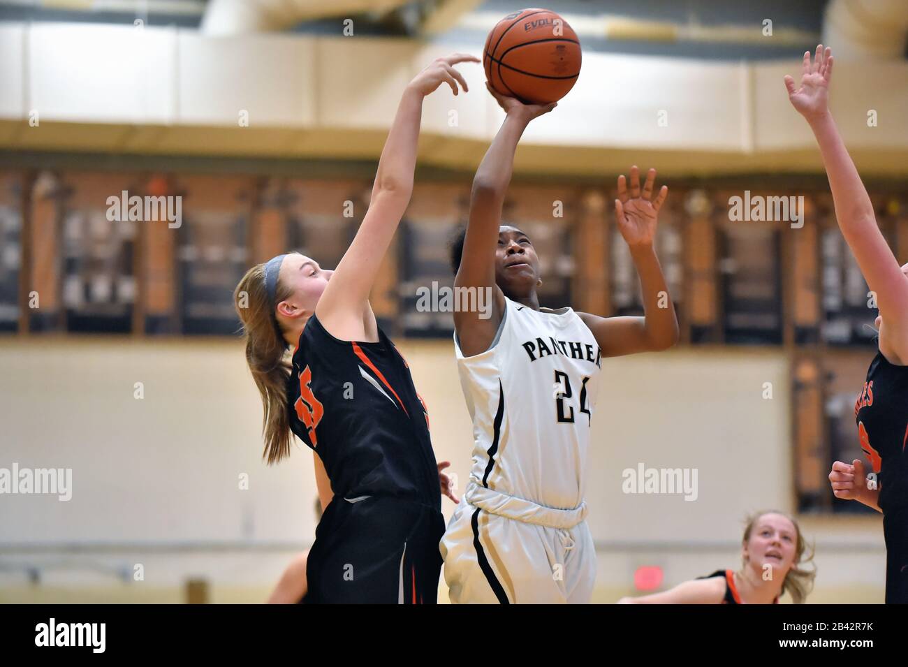 Basket canestro bloccaggio immagini e fotografie stock ad alta risoluzione  - Alamy