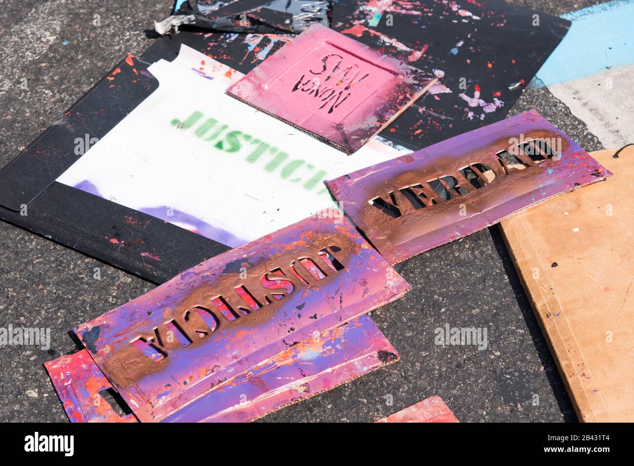 Caba, Buenos Aires / Argentina; 24 marzo 2017: Giornata nazionale della memoria per la verità e la giustizia. Preparativi per la mobilitazione nelle strade. Stenc Foto Stock
