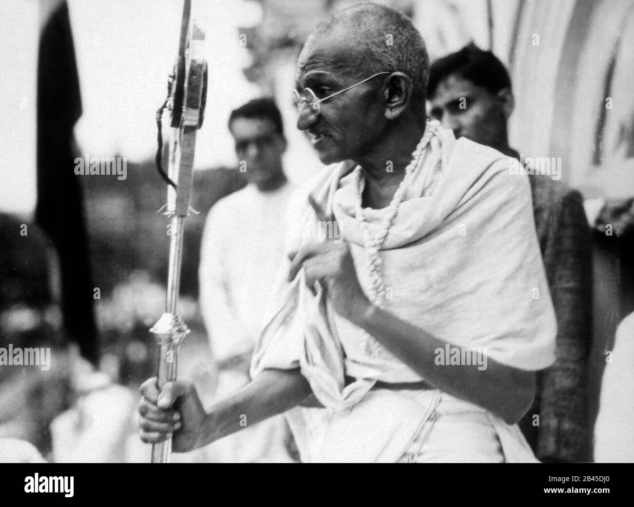 Mahatma Gandhi parlando, India, Asia, 1930, vecchio quadro del 1900 Foto Stock