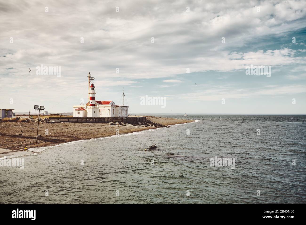 Faro alla fine del mondo, Punta Delgada lungo lo stretto di Magellano, tonificante applicato, Cile. Foto Stock