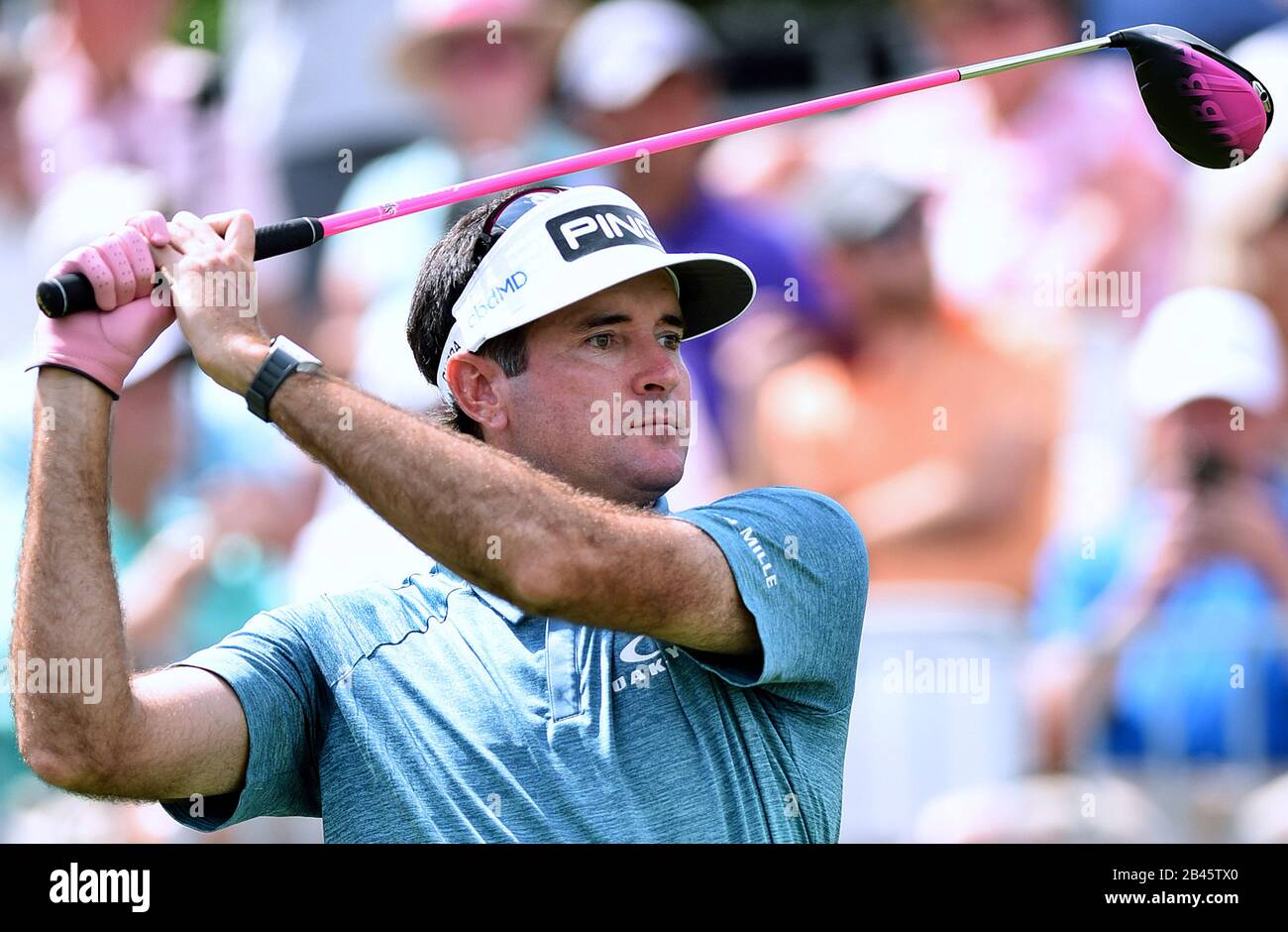 Orlando, Stati Uniti. 05th Mar, 2020. 5 marzo 2020 - Orlando, Florida, Stati Uniti - Bubba Watson degli Stati Uniti si infila sul primo buco durante il primo round del torneo di golf Arnold Palmer Invitational presso il Bay Hill Club & Lodge il 5 marzo 2020 a Orlando, Florida. Credit: Paul Hennessy/Alamy Live News Foto Stock